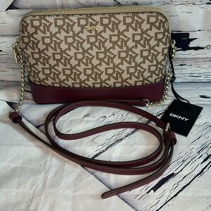 DKNY MONOGRAM TAN BURGUNDY BRYANT DOME CROSSBODY PURSE BAG $148 NWT